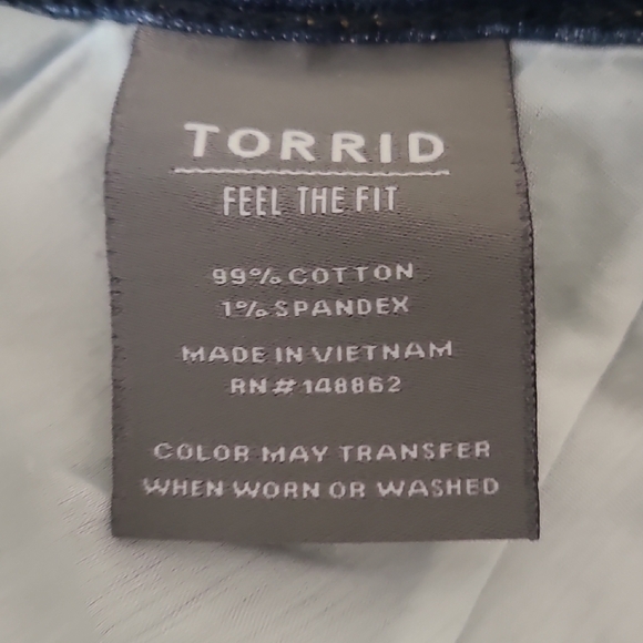 Torrid Women's Denim Blue Raw Hem Shorts - Size 20 - Picture 9 of 11